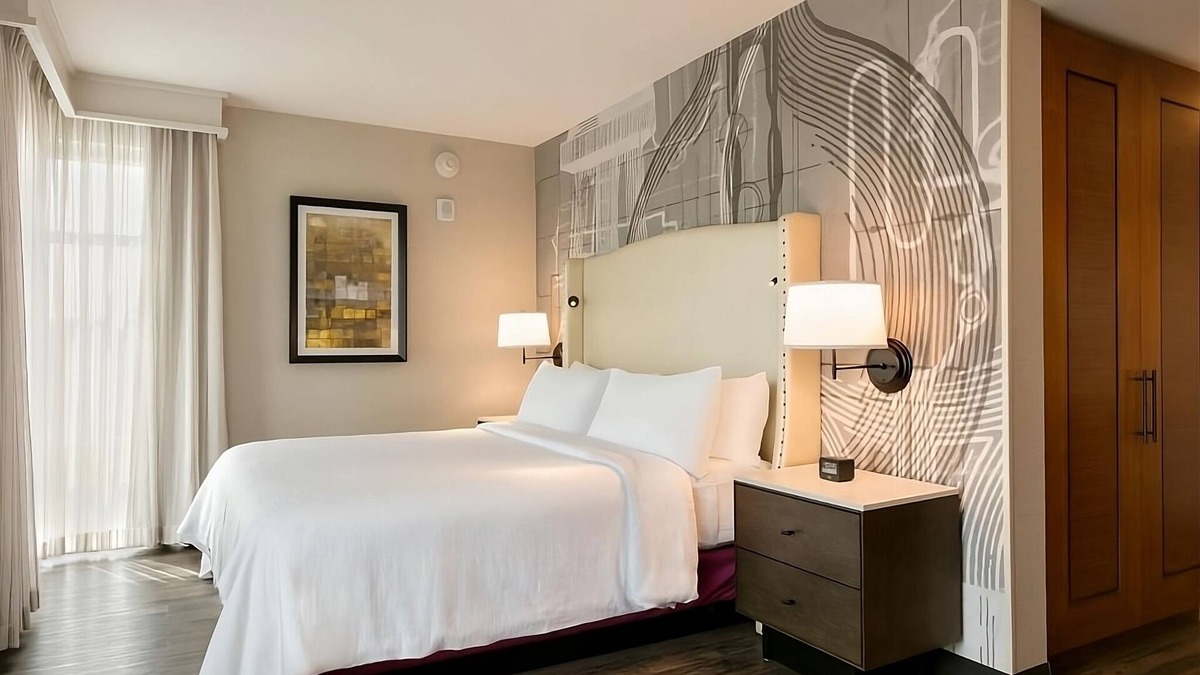 Berkeley Heights Hotel | Ensuring a Very Comfortable & Memorable Stay! Indoor Pool, Free Breakfast!