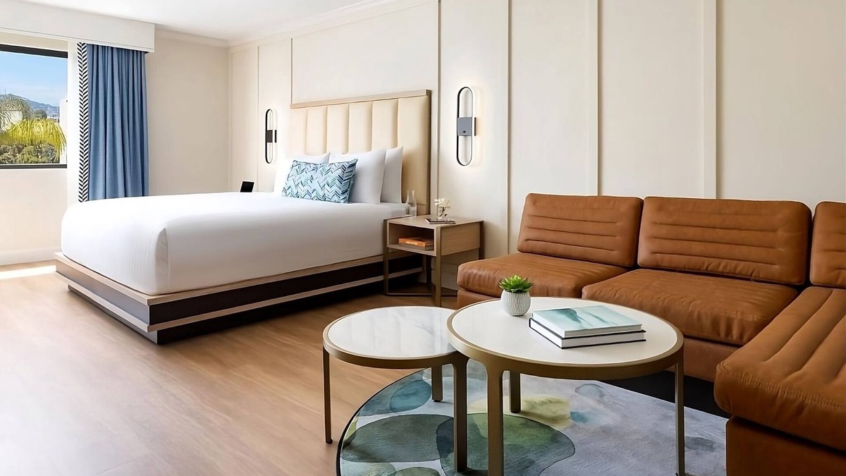 Calabasas Hotel | Ensuring a Very Comfortable & Memorable Stay! Dog-friendly Property, Pool