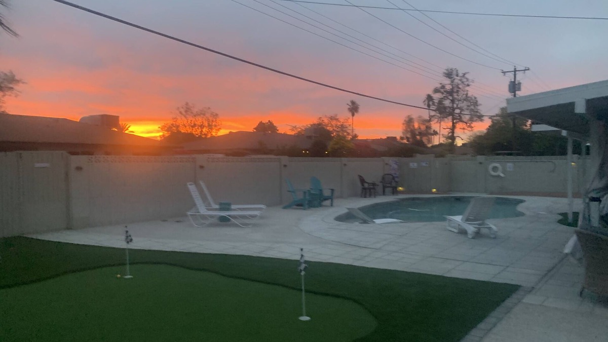 Village Grove House | Entertainers delight .Room and FUN for everyone
