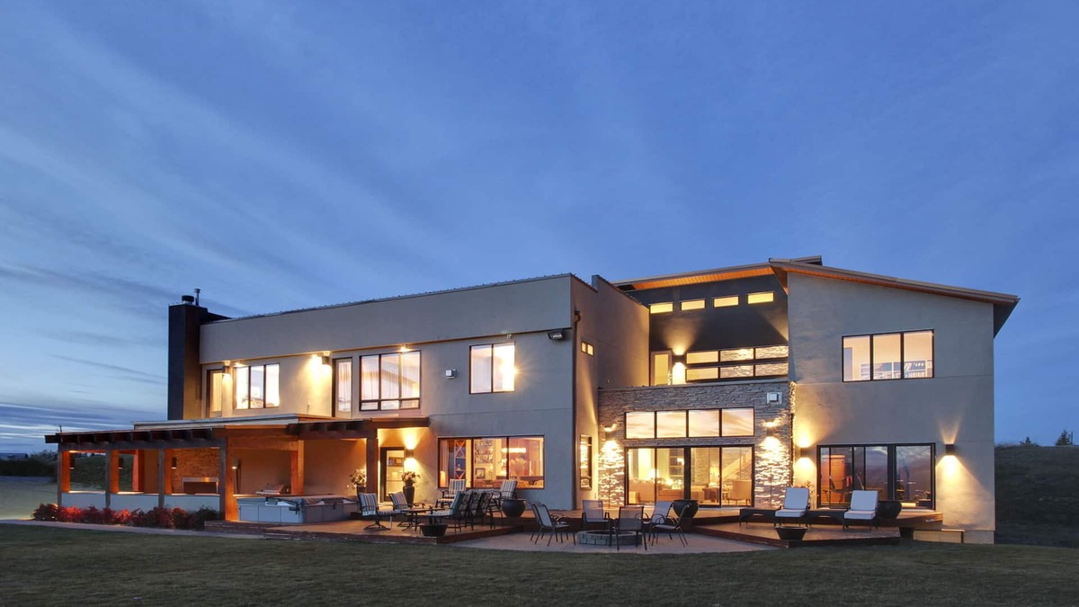 Calgary House | Entertaining custom home with 180 degree views of the Rocky Mountains
