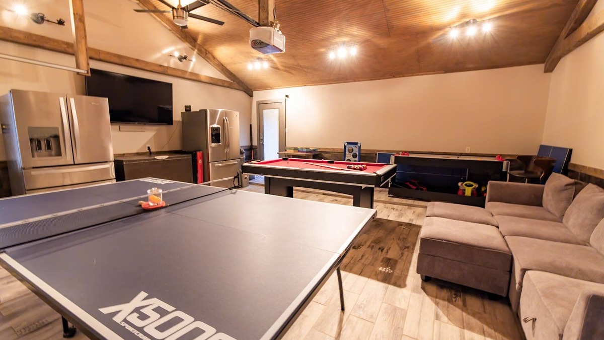 April Sound House | Entertaining GAME Room: 4 Bedroom Home: Lake Conroe: Pet Friendly
