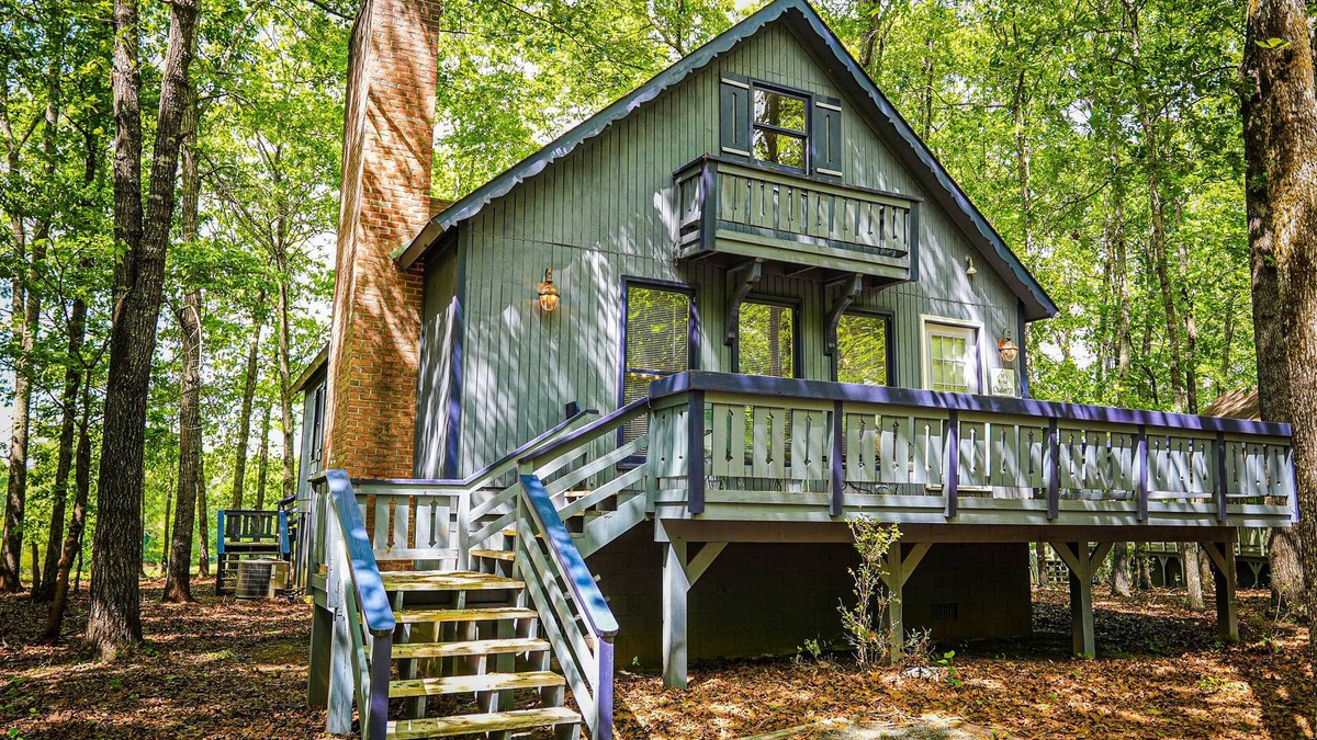 Pine Mountain Ski Chalet | Enticing chalet located less than 1 mile from the heart of Pine Mountain!