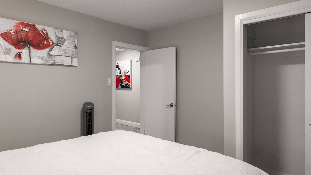 Waterloo Apartment | ENTIRE 2 BEDROOM APARTMENT UPTOWN WATERLOO