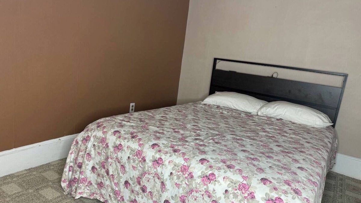 Welland Apartment | Entire 2 Bedroom Cozy Stay Near Niagara Falls