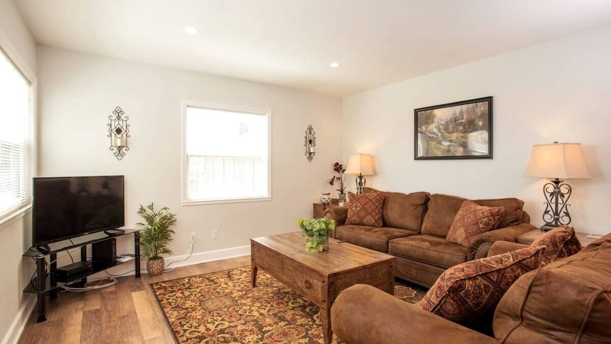 Little Italy Apartment | Entire 2Bd in Most Convenient San Diego Location