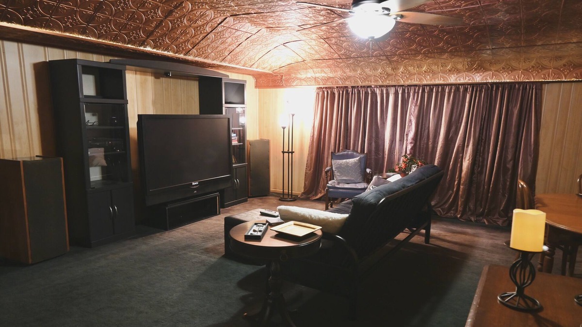 New Albany Apartment | Entire 2nd floor loft with private entrance