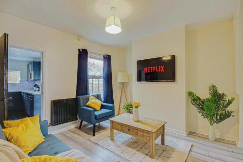 Gloucester House | Entire 3 bed house in Gloucester
