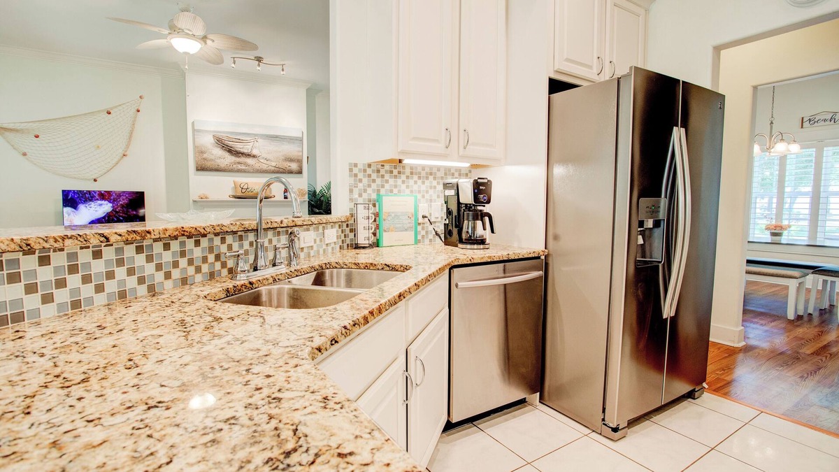 Fort Walton Beach - Destin House | Entire 3-bedroom home in Niceville, iconic bay view15 min from Destin beaches!
