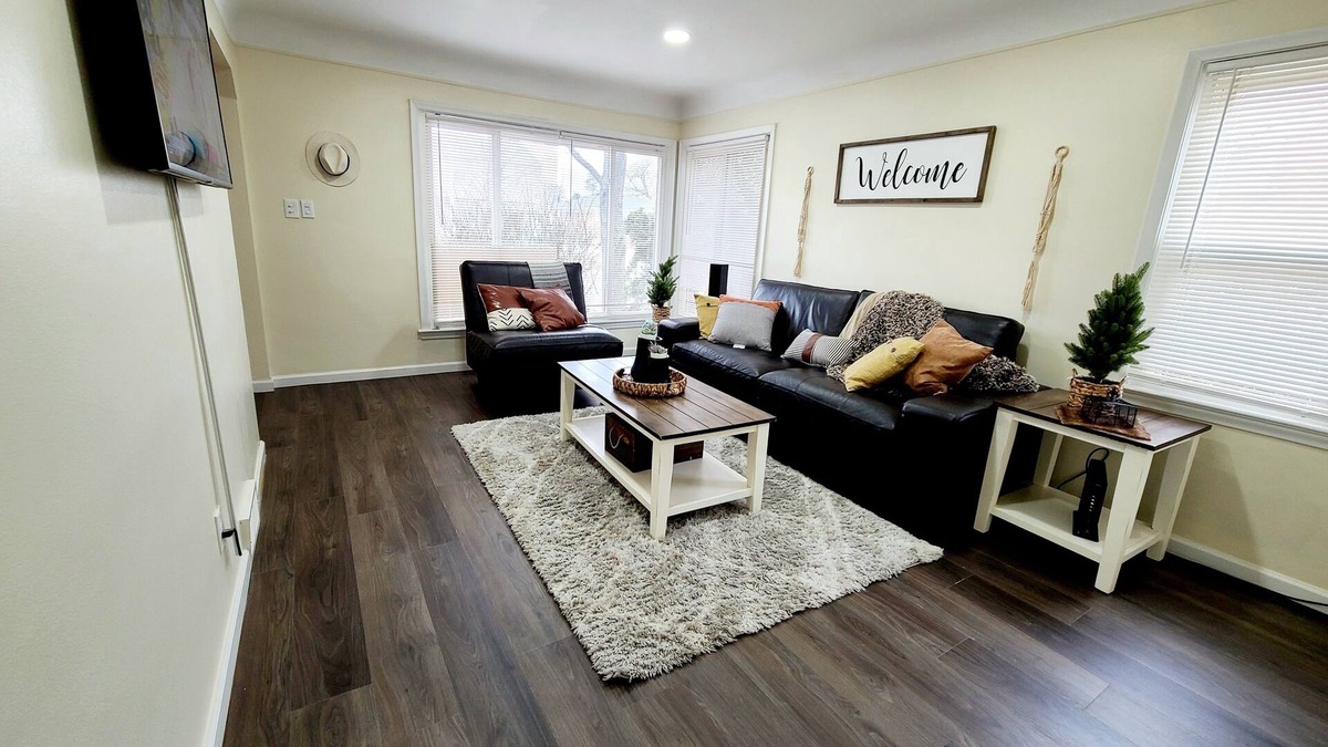 Harper Woods House | Entire 3 BR Home by St John's Hospital in Quiet area