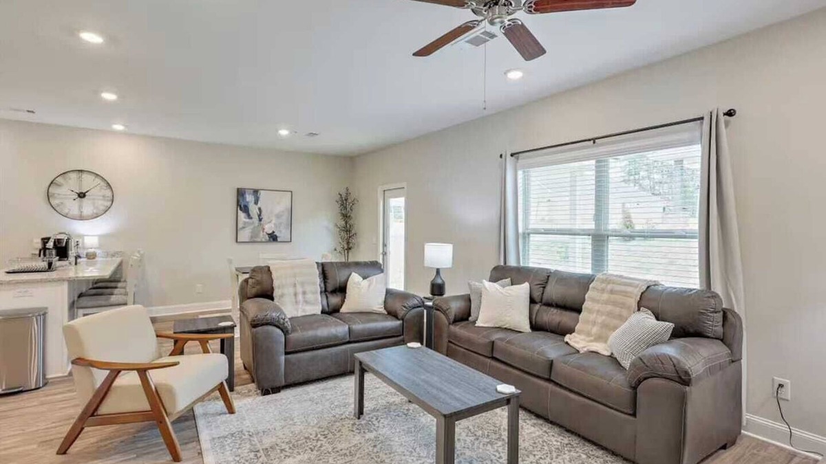 Pearl House | Entire 4 Bedroom home in Pearl, Mississippi