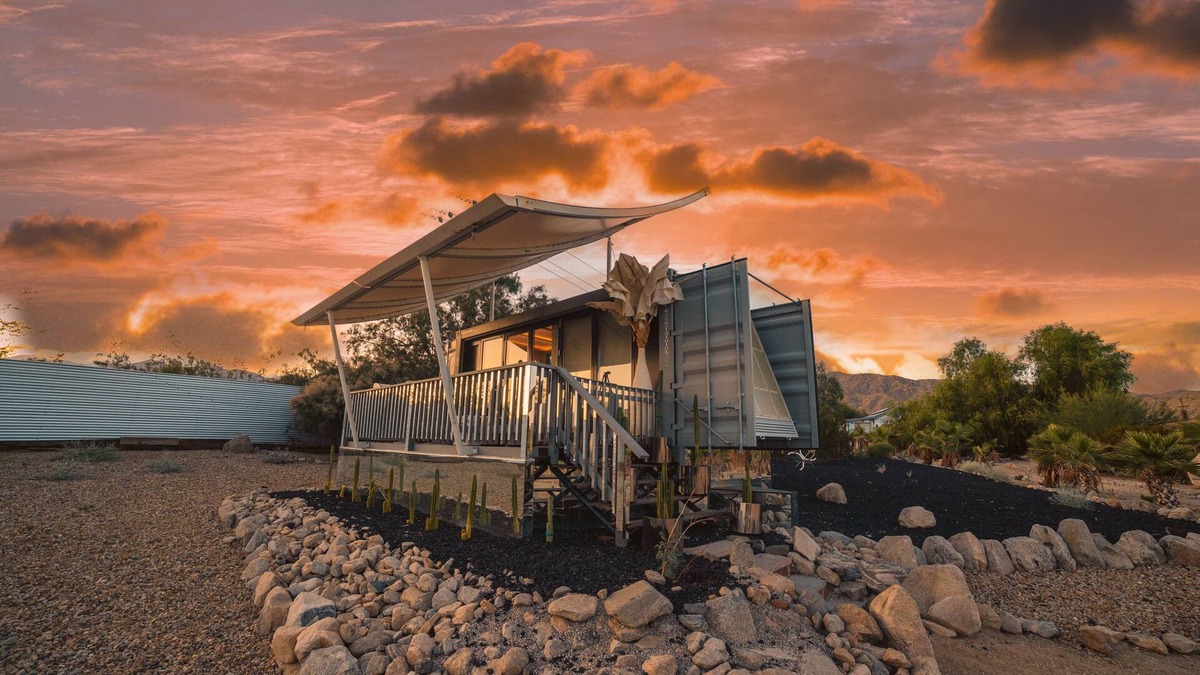 Morongo Valley House | Entire 5 Acre Kaleidoscope Desert Animal & Art Sanctuary. Sleeps 10.