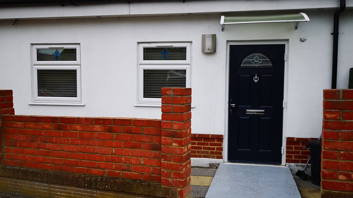 Fairlop House | ENTIRE ANNEX - 2 ROOMS