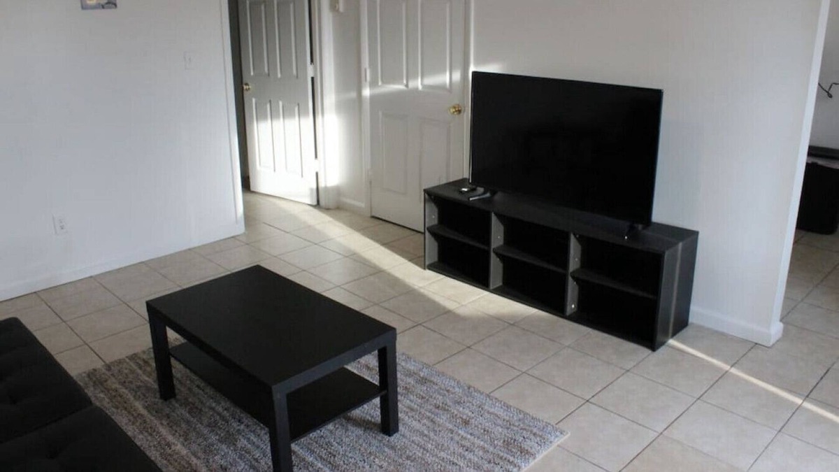 Northridge Apartment | Entire Apartment Minutes From Downtown Dayton