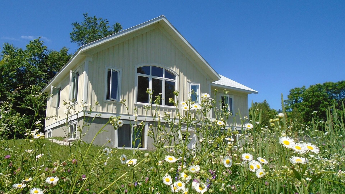 Tay Valley House | entire artisan home/64 rural, pastoral acres/1 hr west of Ottawa