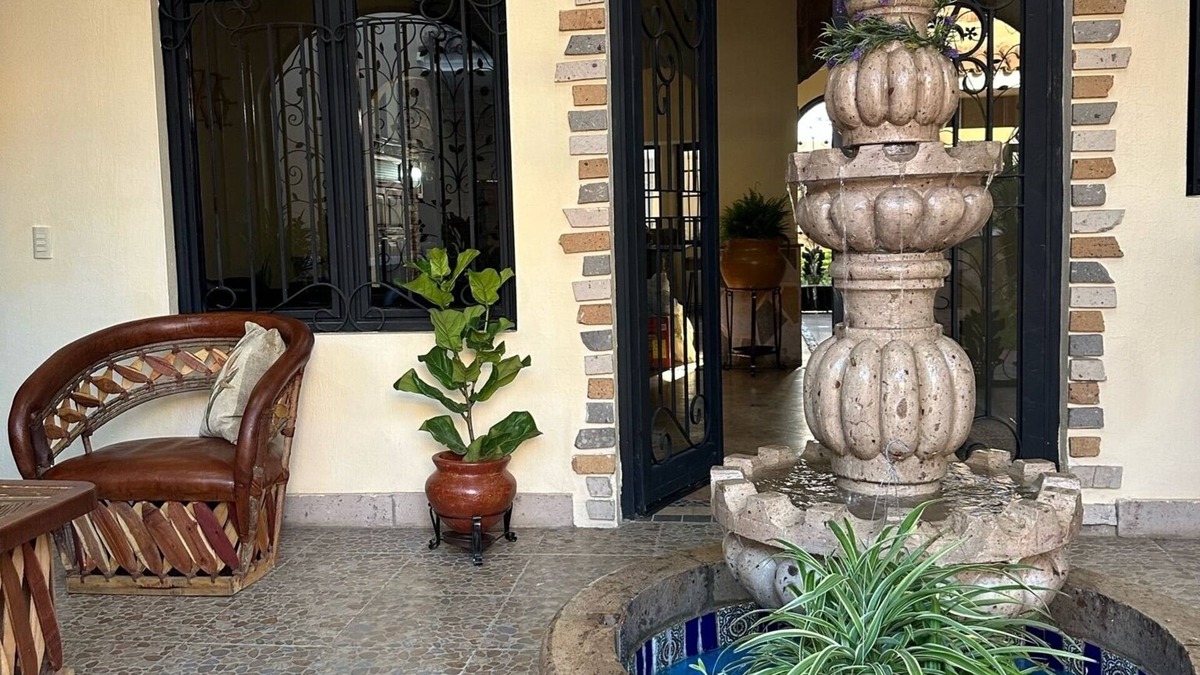 Zapotlanejo House | Entire Colonial Home with Private Parking - 6 min drive to Centro