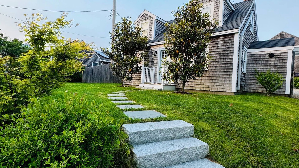 Vineyard Haven Cottage | Entire cottage, walk to/from ferry & downtown, newly renovated, parking on site
