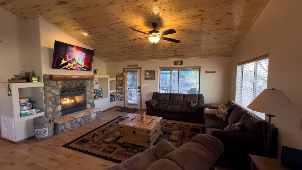 Heber Cabin | Entire Cozy 3B/2B Cabin @ Bison Ranch