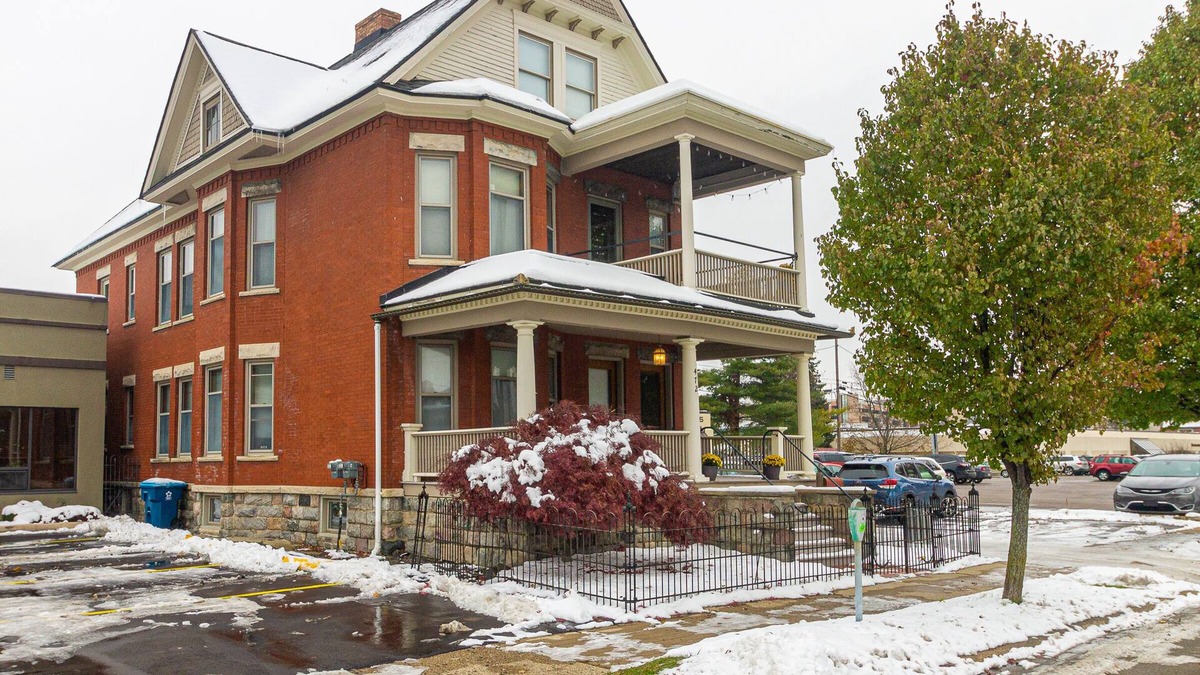 Central Business District House | Entire Gorgeous Victorian Downtown KZOO Sleeps 12