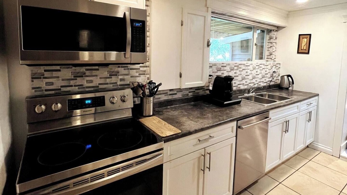 District of North Vancouver House | Entire Guest suite in North Vancouvern