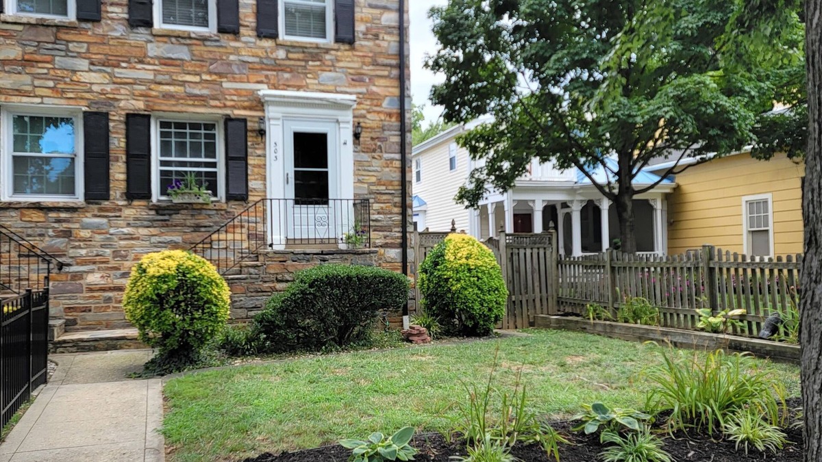 Del Ray House | Entire home in Great Delray Alexandria 2 Bed, Dent, 2 block to Metro, Shop, WIFI