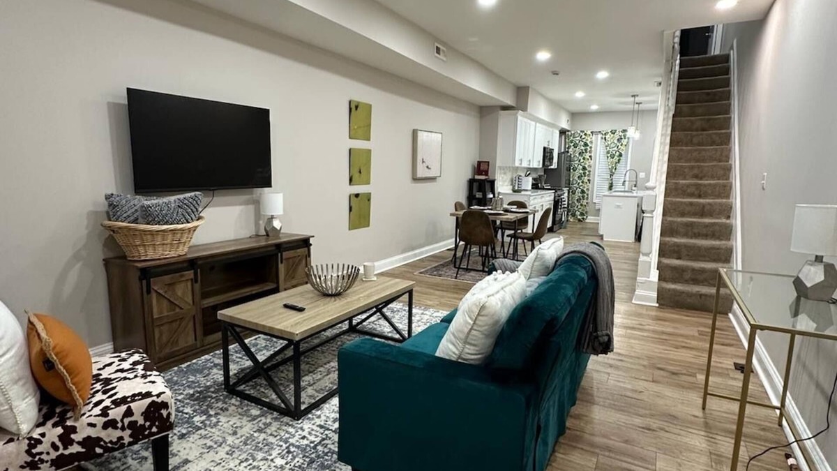 Downtown Baltimore House | Entire home near John’s Hopkins Hospital