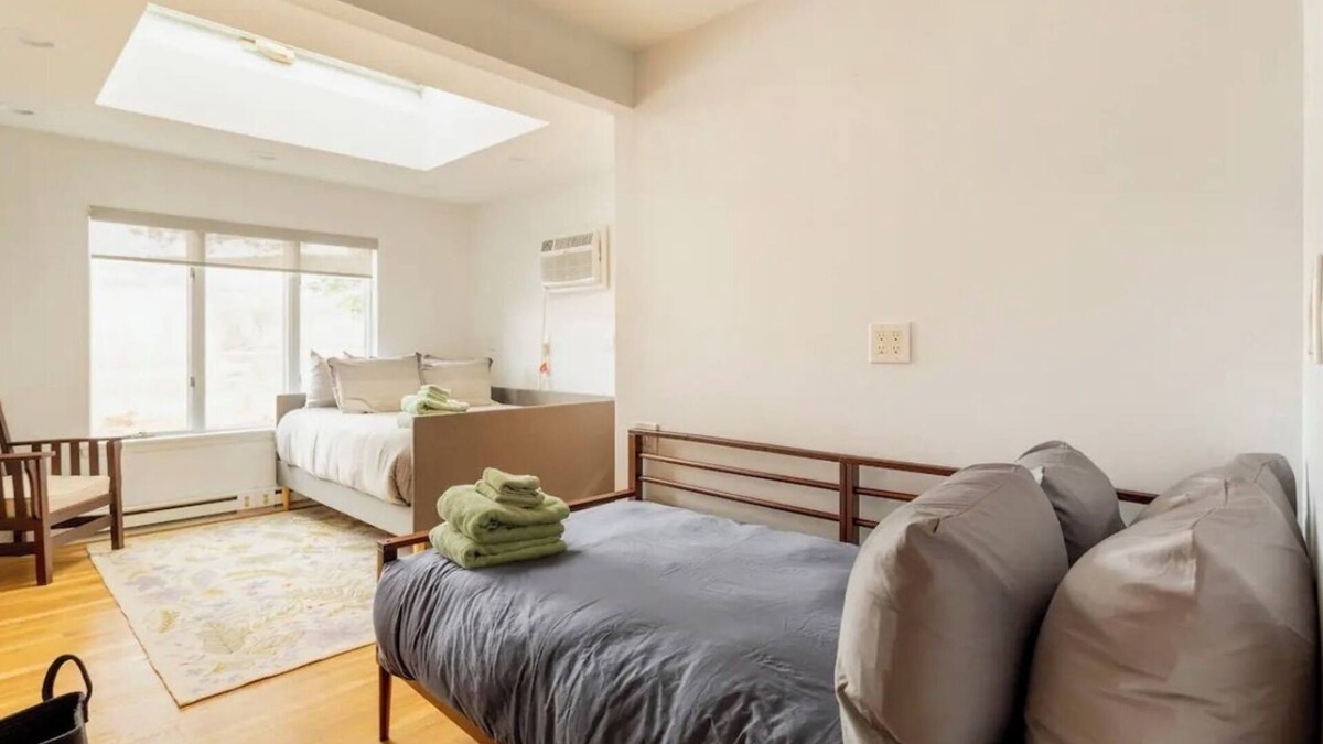 Rowland House | Entire Home on Delaware River! Hot Tub & Game Room!