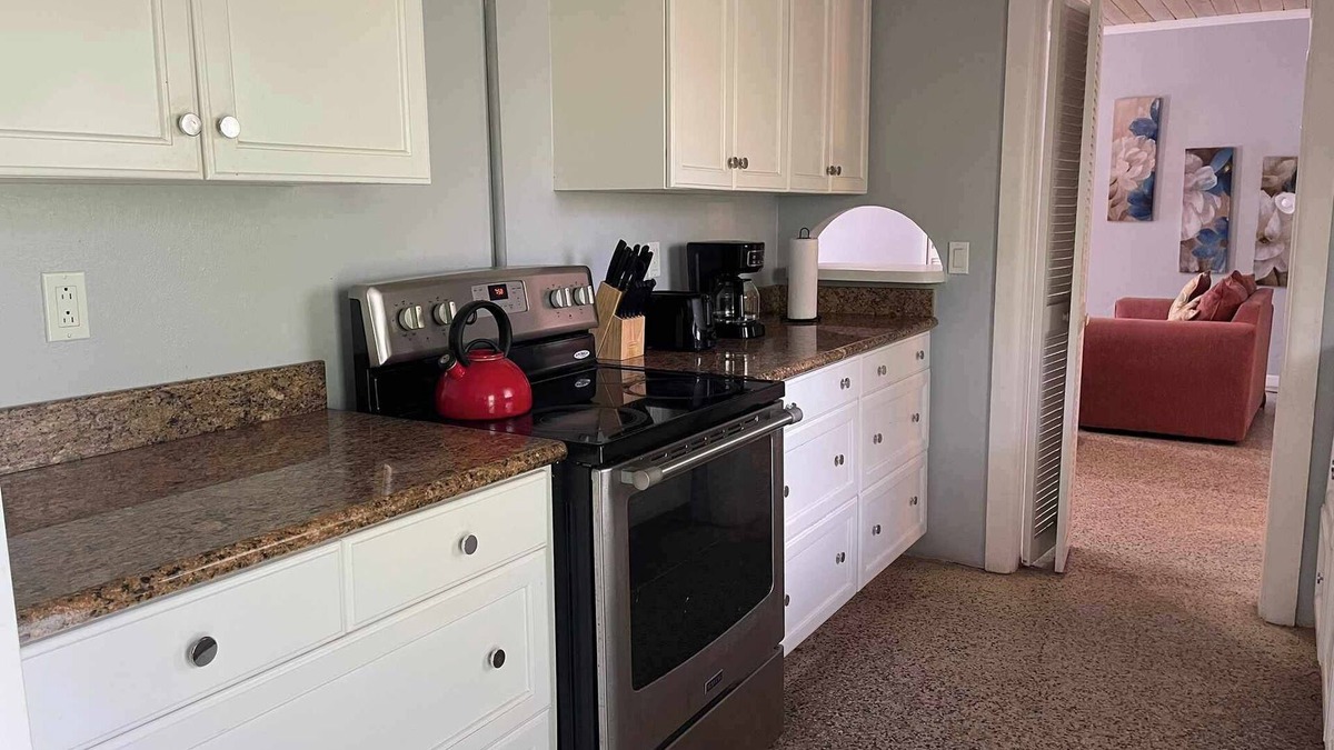 Westward Villas Subdivision House | Entire Home - Perfect Getaway-Close to Beach and Everything for a great Vacation