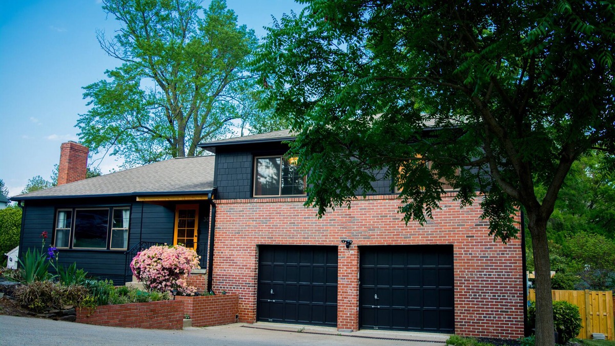 Taylor Run House | Entire Home Quiet Neighborhoodn6 bedrooms, 8 beds, 3 bathrooms