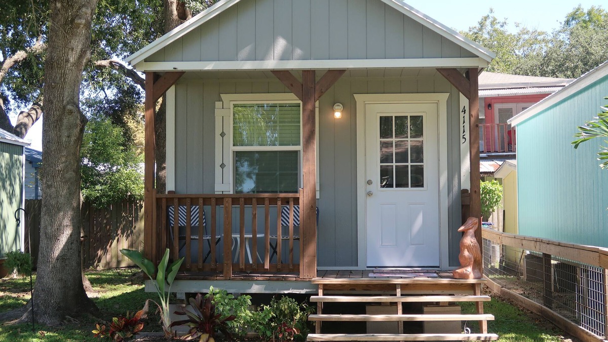 Bacliff Cabin | Entire Home to Your Self. Great Location Close to the Bay