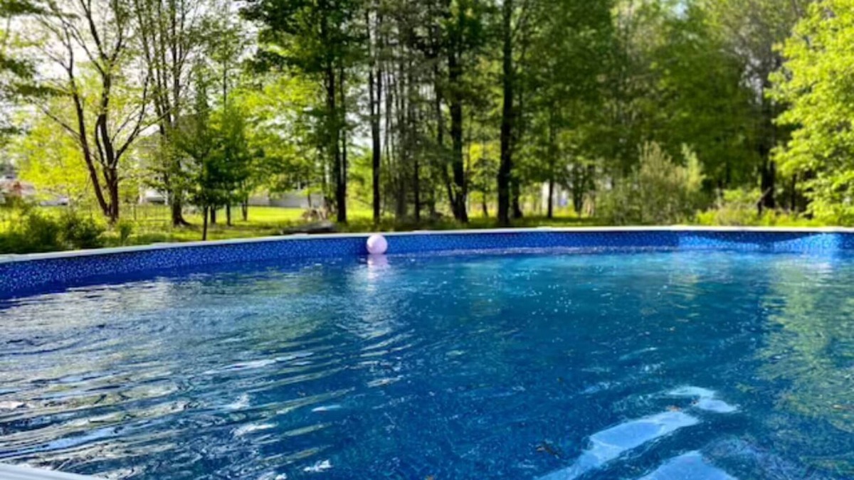 Moscow House | Entire Home - Spacious 4 bedroom Pocono Retreat