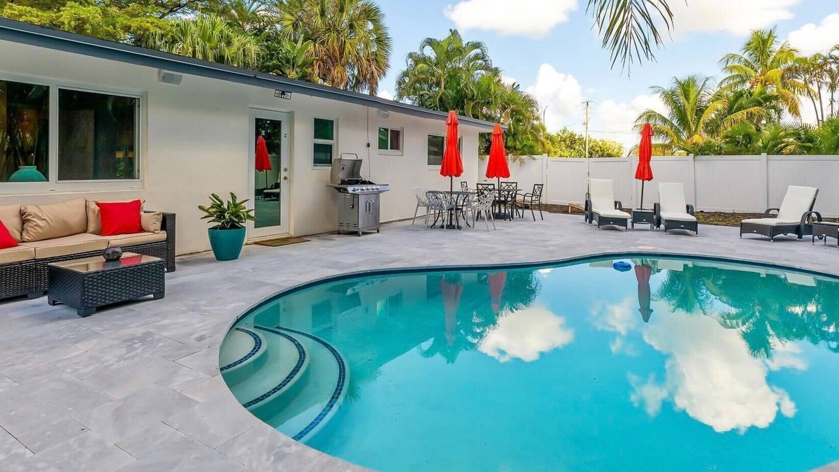 Oakland Park House | Entire Home with Pool Near Wilton Dr- Las Olas, Airport, Beachn