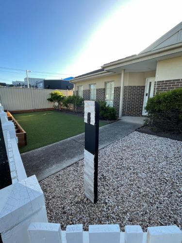 Yarraville House | Entire Home with Yard, Perfect for Pets & You!