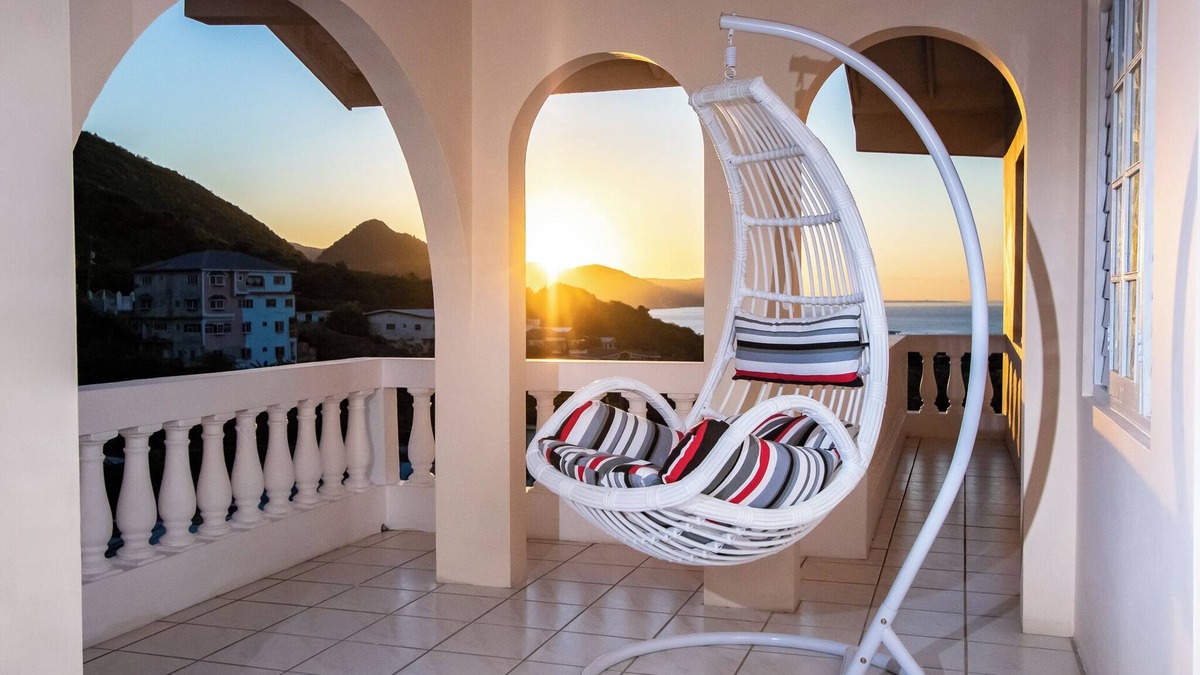 Gordon Town Villa | Entire Homestay In Kingston - by Airport