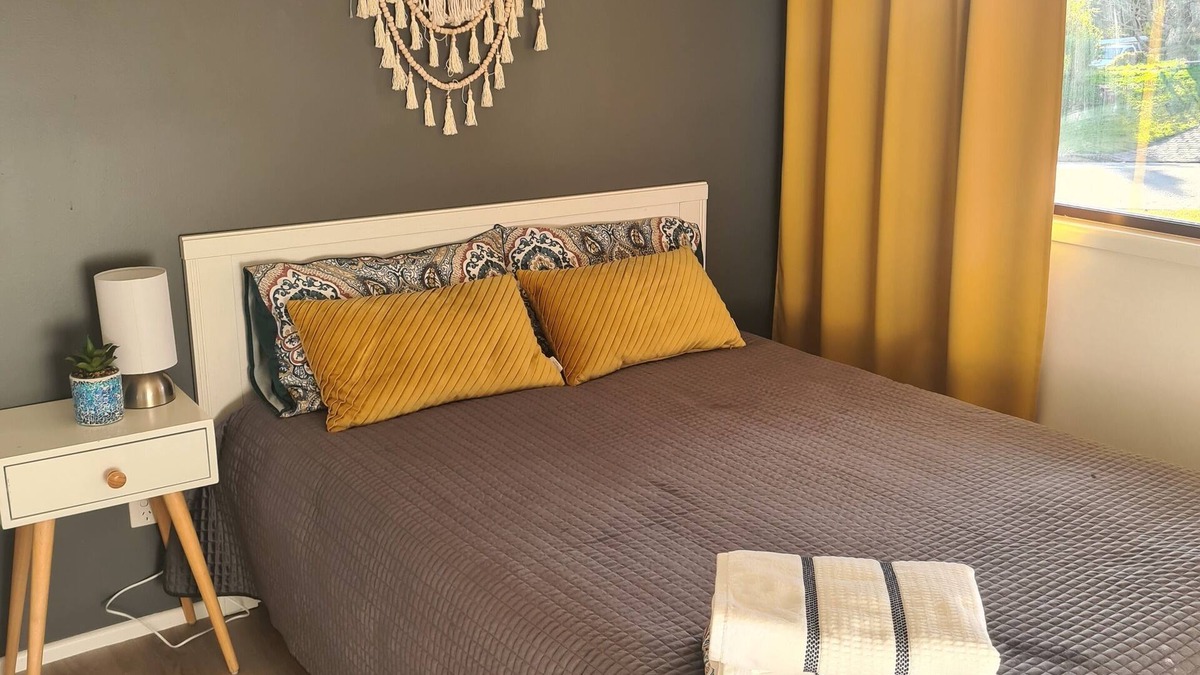 Springwood House | Entire house between Brisbane and Gold Cast