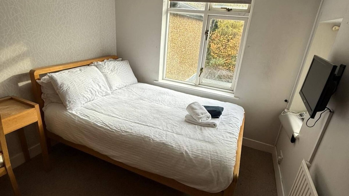 Reading House | Entire House in Reading