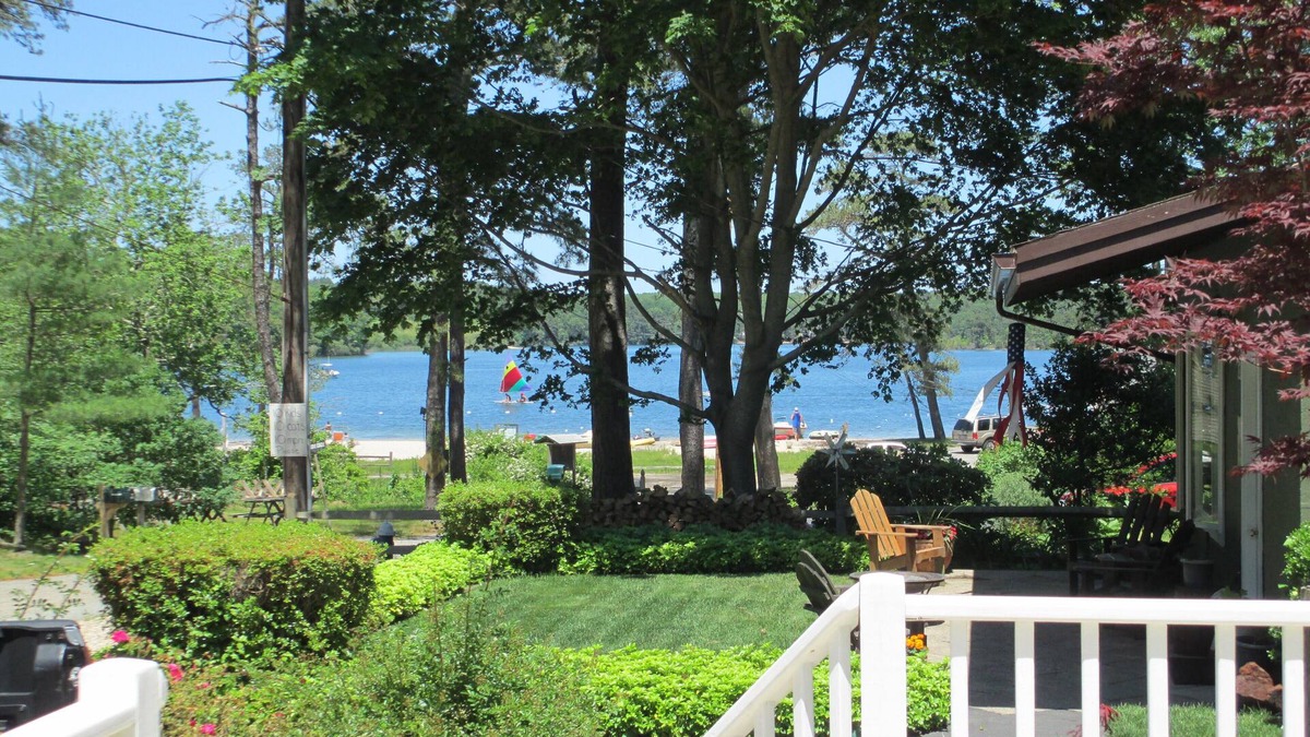 Mashpee House | Entire House on Peters Pond - Short walk to Private Beach