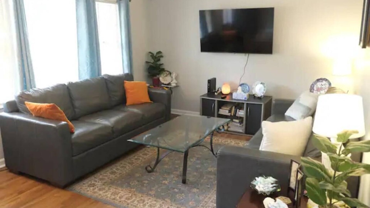 Griffin House | Entire house with 3 bedroom/1.5 bath