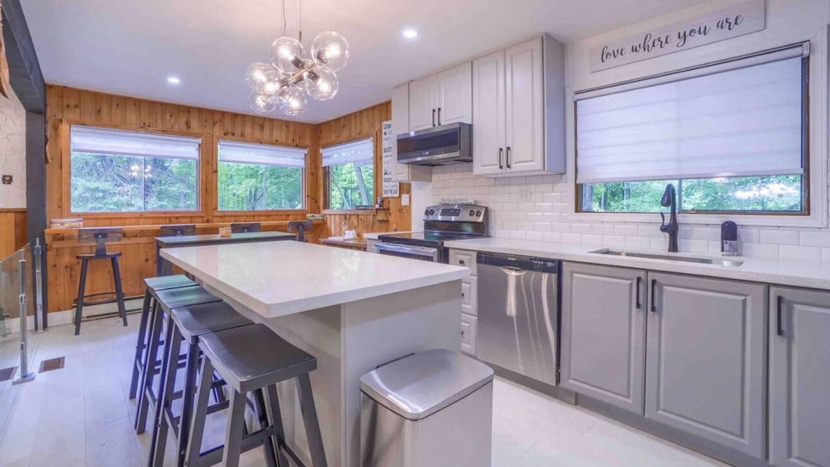Coboconk Cottage | Entire kawartha lakes cottage with hottub