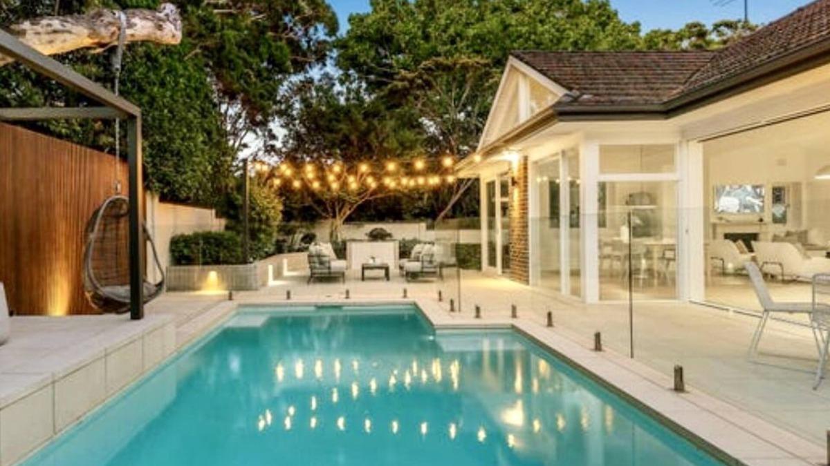 The Spit House | Entire large 4 bedroom house with pool in Mosman