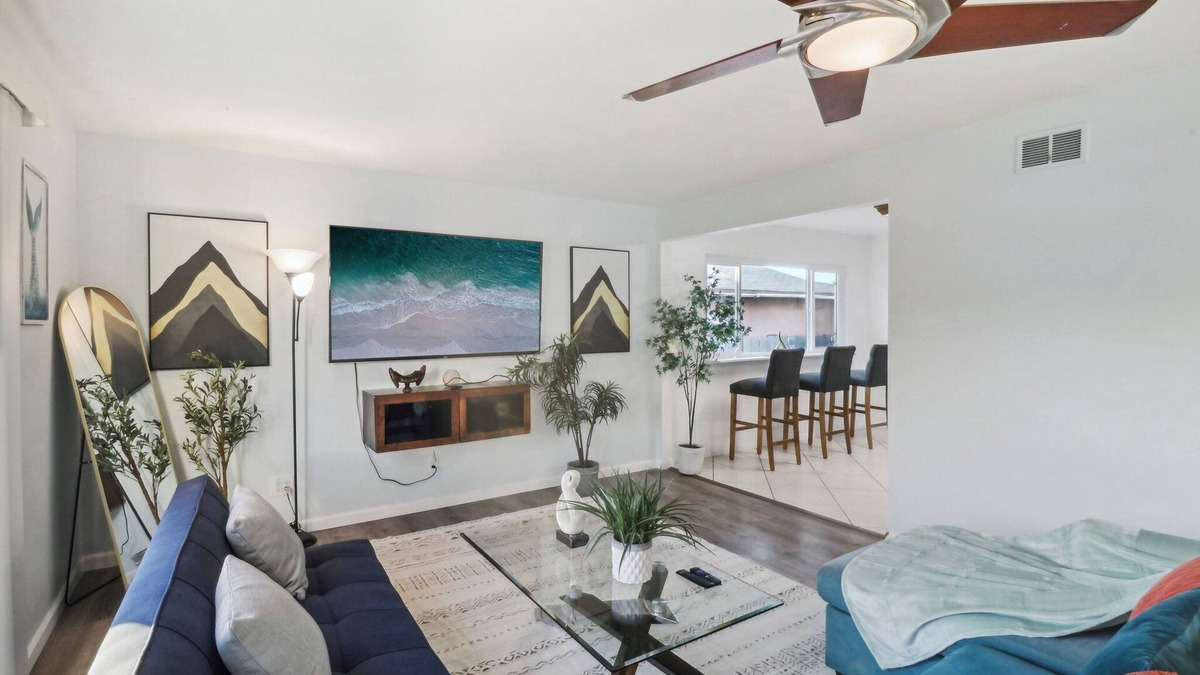 El Cajon House | Entire Modern 3-Bedroom House w Pool, Garage, Gated Yard near Shopping Centers