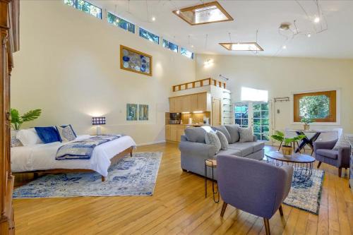 Redwood City Apartment | Entire Mountain Cottage Home - Restaurants Amazing Hiking & Biking Trails