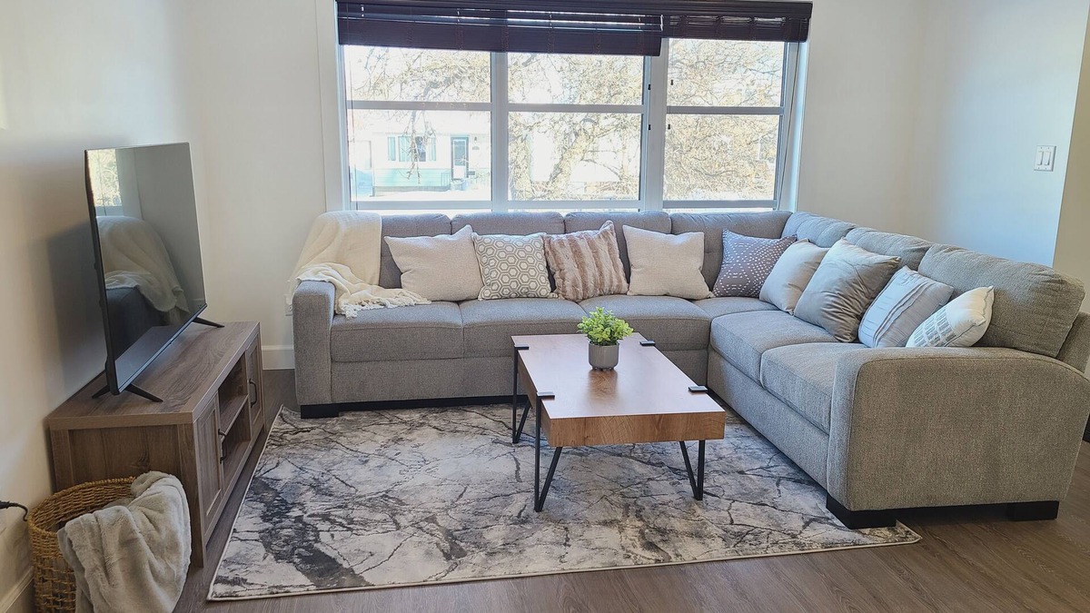 Regina House | ENTIRE NEW-BUILD SPACIOUS MAIN FLOORS EAST REGINA!