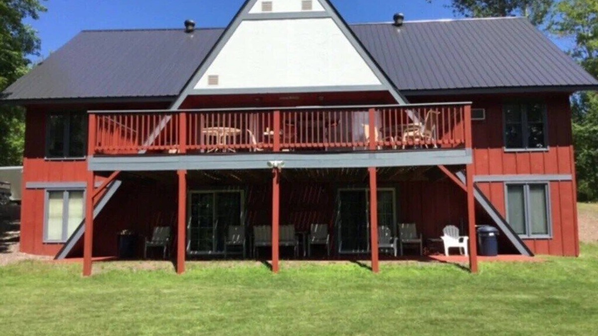 Bessemer House | Entire Piper House Chalet