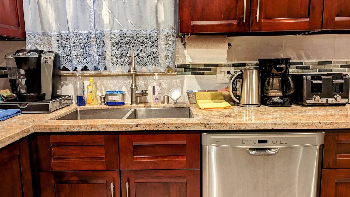 Daly City House | Entire Private 2nd Floor - 6 family members enjoying home! Free 1 car parking