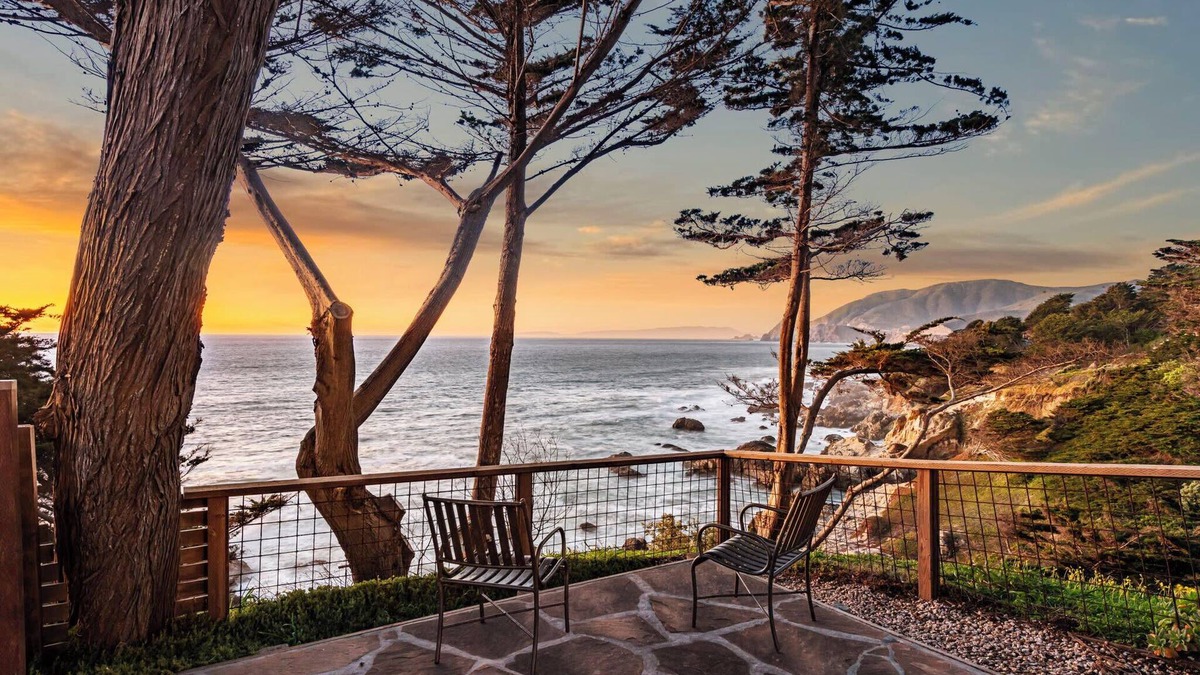 Montara House | Entire Private Coastal Retreat - Spectacular Ocean Views w/Hot Tub
