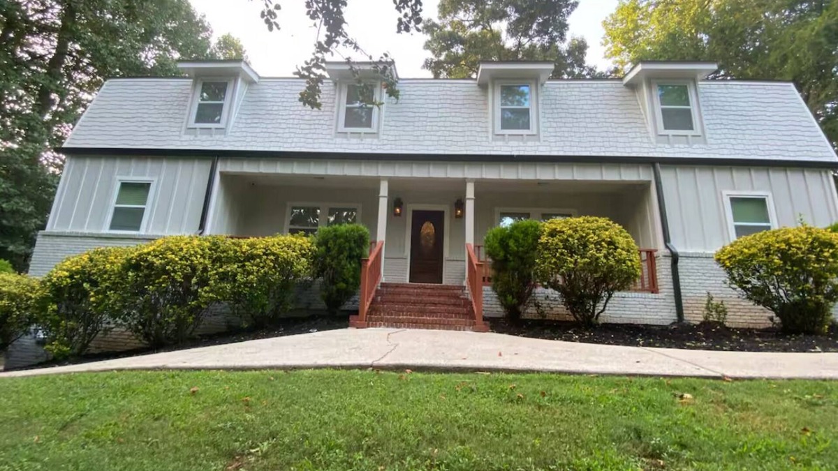 Roswell Apartment | Entire quadplex, 4 apts, group/pet friend, walkable to best of Historic Roswell!