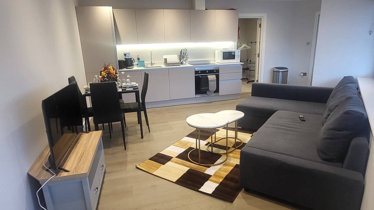 Reigate Apartment | Entire Reigate Apartment hosted by Pius