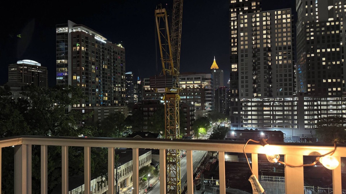 Midtown Condo | Entire Space! 1BR/1BA Condo King Bed & Free Parking! City Views! Safe Space