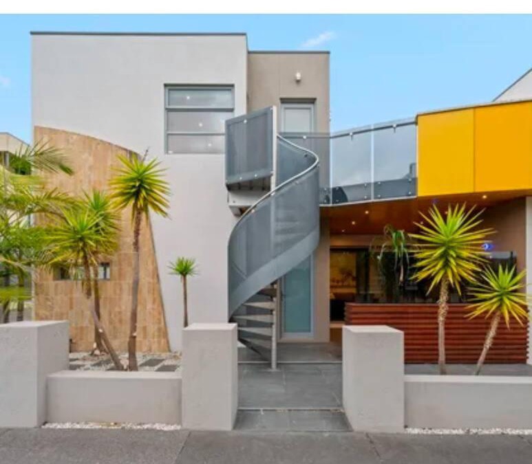 Maribyrnong Apartment | Entire studio with balcony