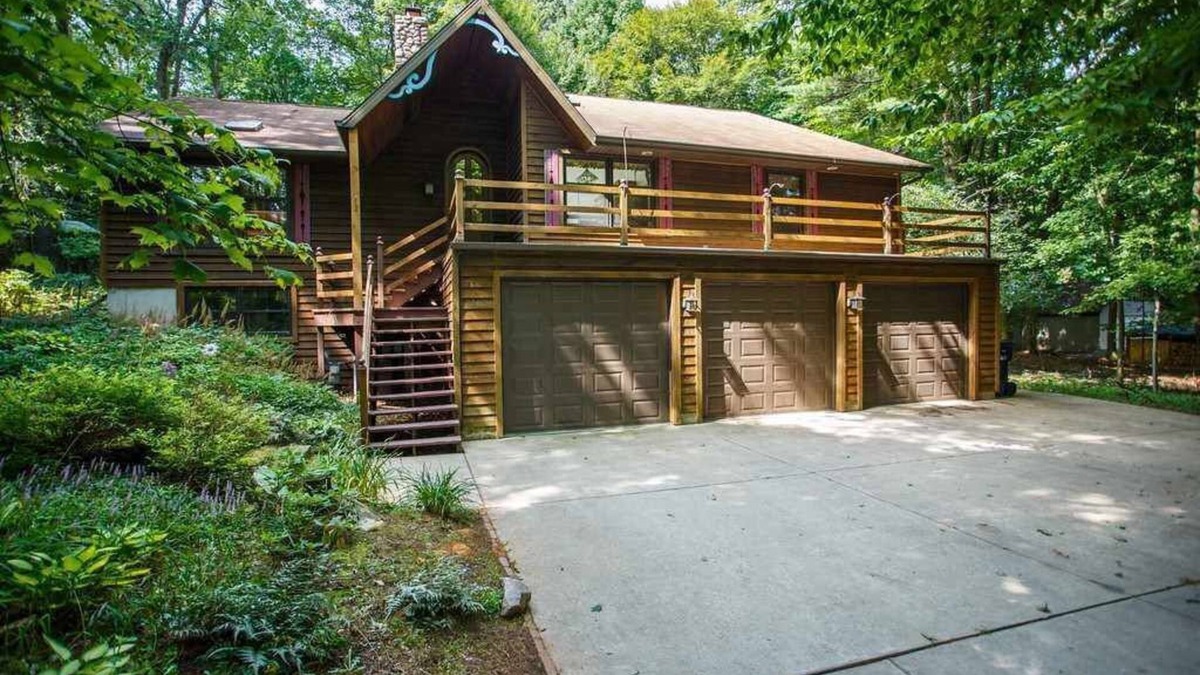 Suamico House | Entire Suite-Short drive to Lambeau, Zoo, Downtown